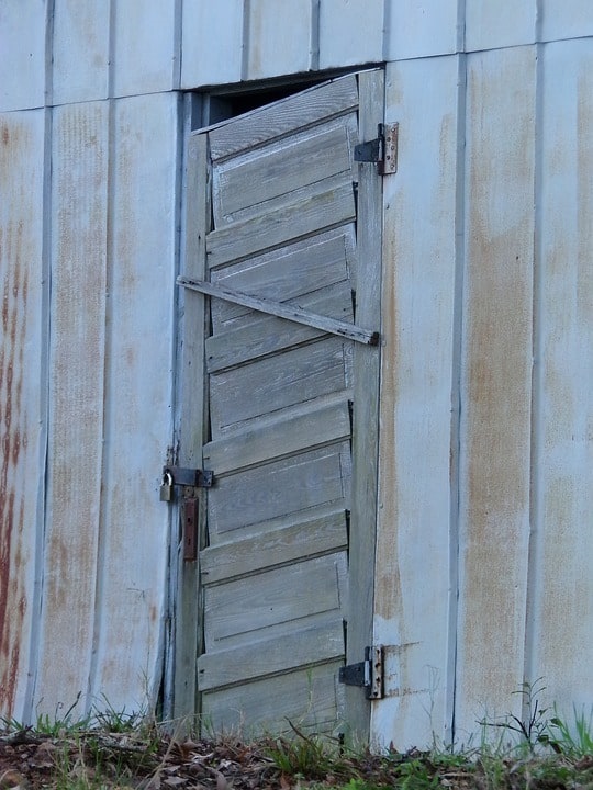 misaligned doors in Plum