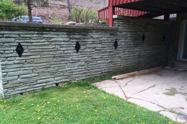 rleaning-retaining-wall